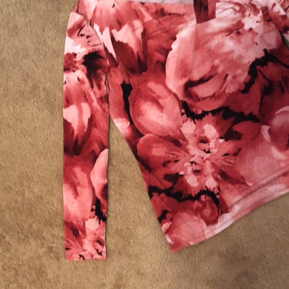 Top - Picture 2 of 4